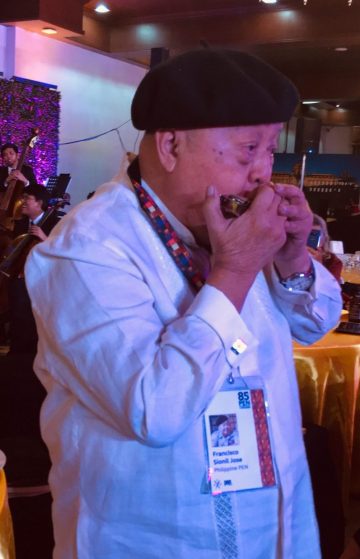 'Manong' Frankie: 'I write for my countrymen, that they may be lifted from apathy....'