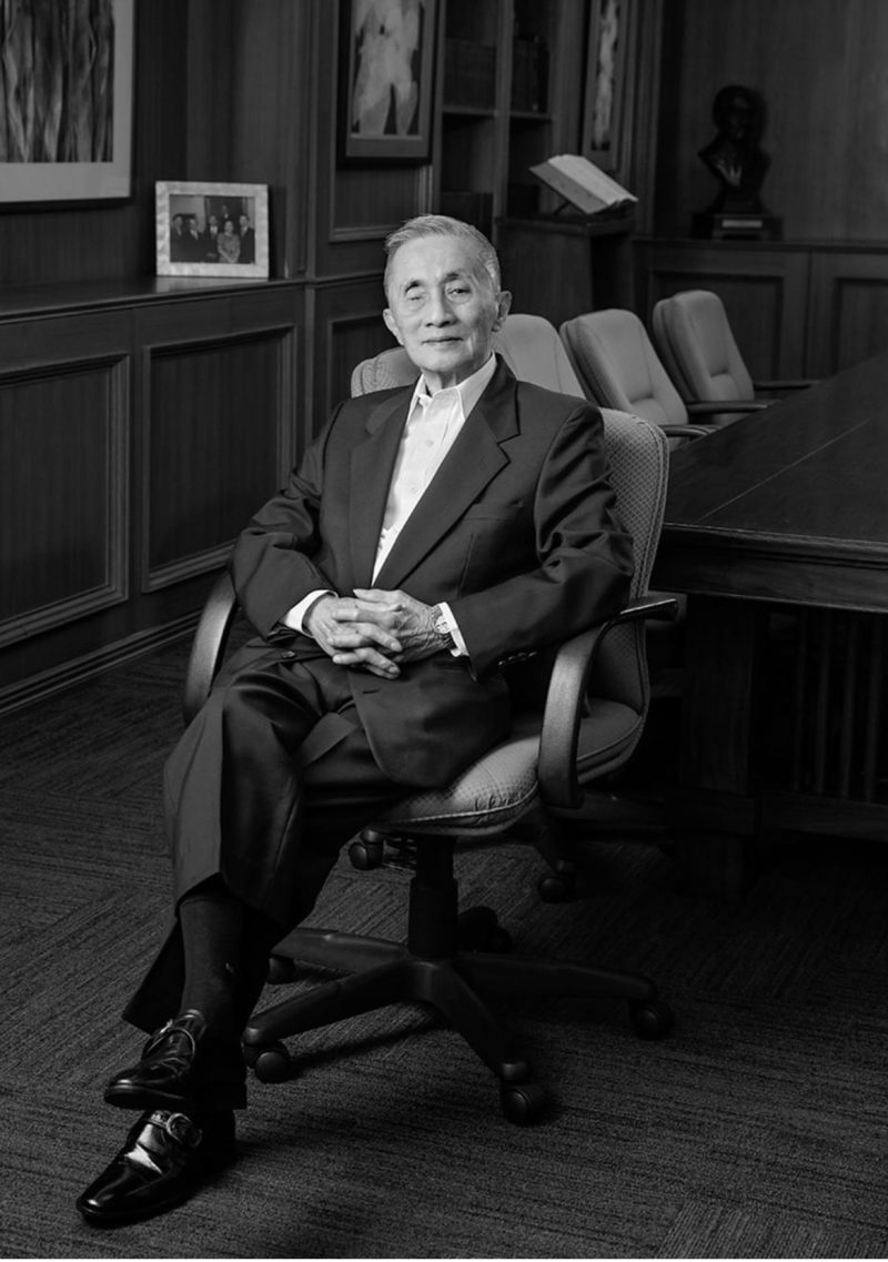 Our glimpse into Oscar Lopez’s library: A celebration of one man’s