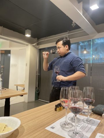 Sipping Bordeaux: Experience tutored tastings