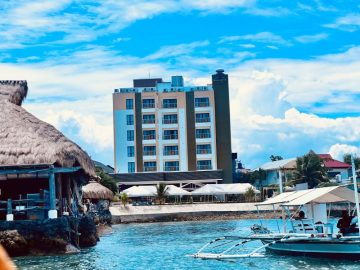 Beachfront cocktails, seafood feasts: A landmark Cebu resort turns 35