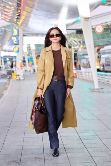 Kim Se Jeong (Business Proposal) spotted carrying Longchamp at Incheon airport