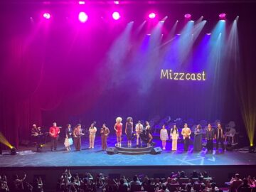 miZZcast: Concert as massive, glorious karaoke session