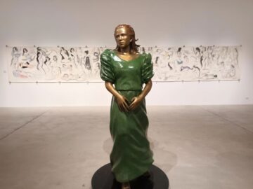 Like subjects stepping out of the canvas, BenCab’s sculptural pieces ‘come to life’